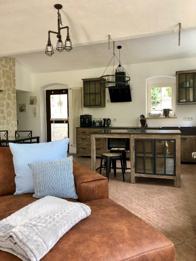 Ferienwohnung Am Wasser Villa Graf Von Pfeil Дрезден Екстериор снимка